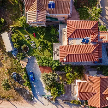 דירה Dimitra's House ארגוסטולי