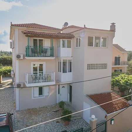 Dimitra's House ארגוסטולי