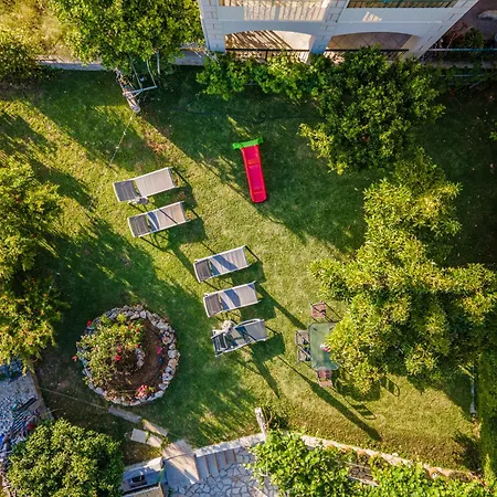 Dimitra's House דירה