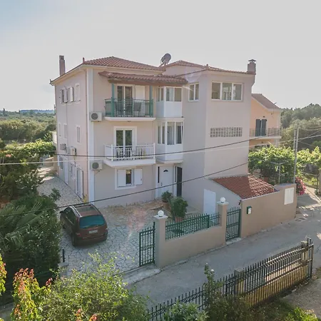 דירה Dimitra's House *