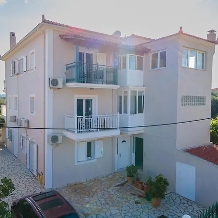 Dimitra's House * ארגוסטולי