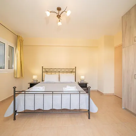 דירה Dimitra's House ארגוסטולי