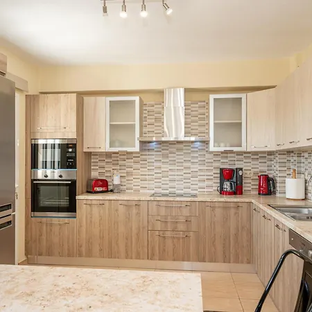 Dimitra's House * 阿尔戈斯托利翁